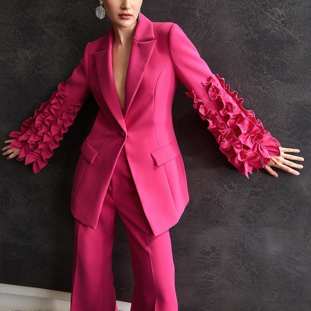 CLassy with a pinch of spice Structured ruffled sleeved blazer Barbie workwear - Picture 2 of 5